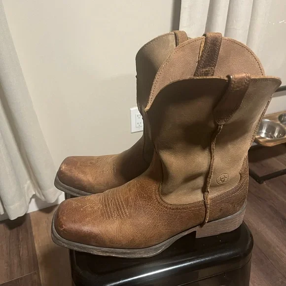 Ariat Brown Cowboy Western Boots with Square Toe
11EE - Picture 11 of 15